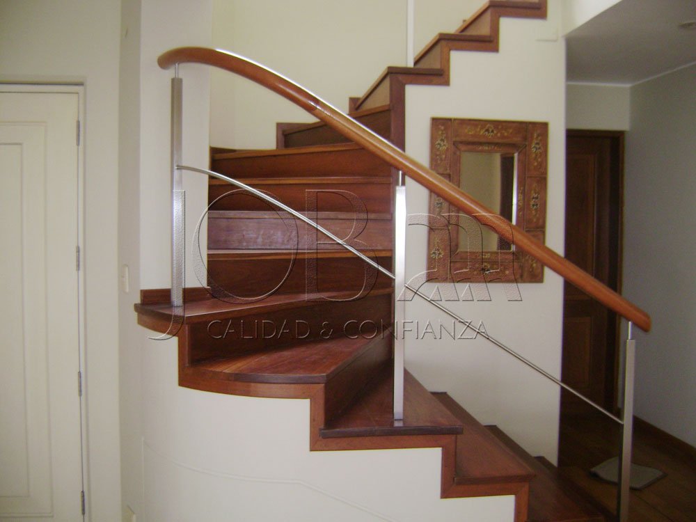 Baranda de acero inoxidable y madera B015